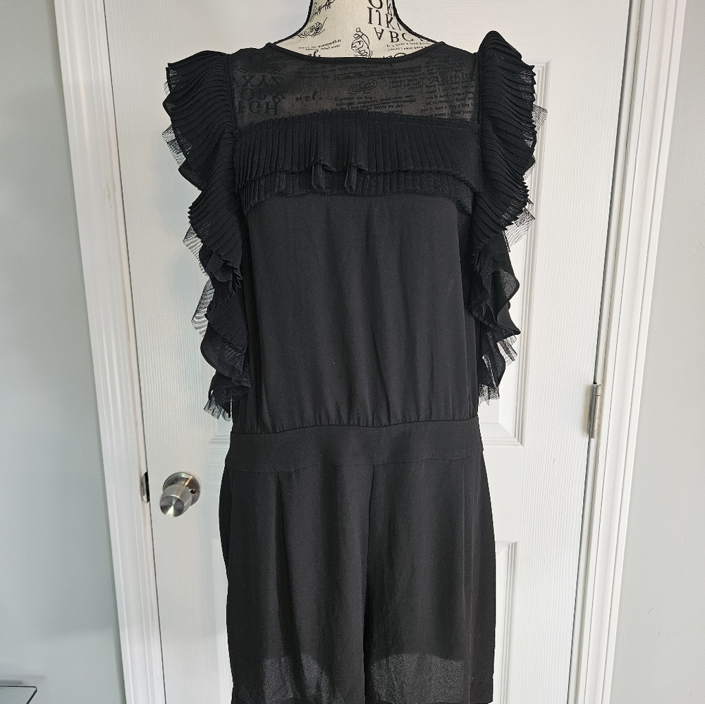 BCBCMaxAzria short jumpsuit, pleated ruffles, and pockets FIRM PRICE
